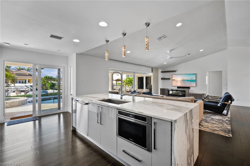 266 Egret AVE photo 15