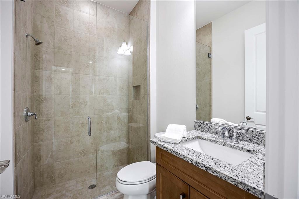 7018 Saona CT photo 13