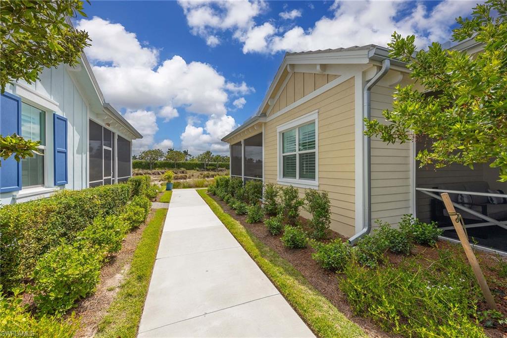 7018 Saona CT photo 17