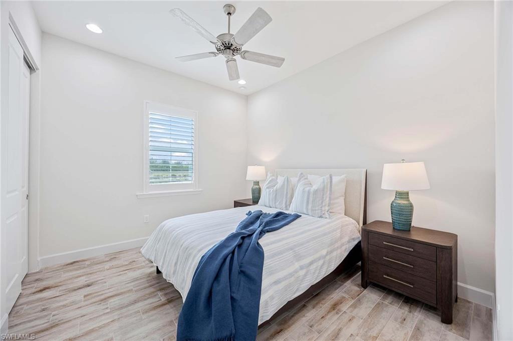 7018 Saona CT photo 12