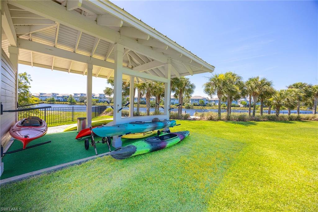7018 Saona CT photo 30