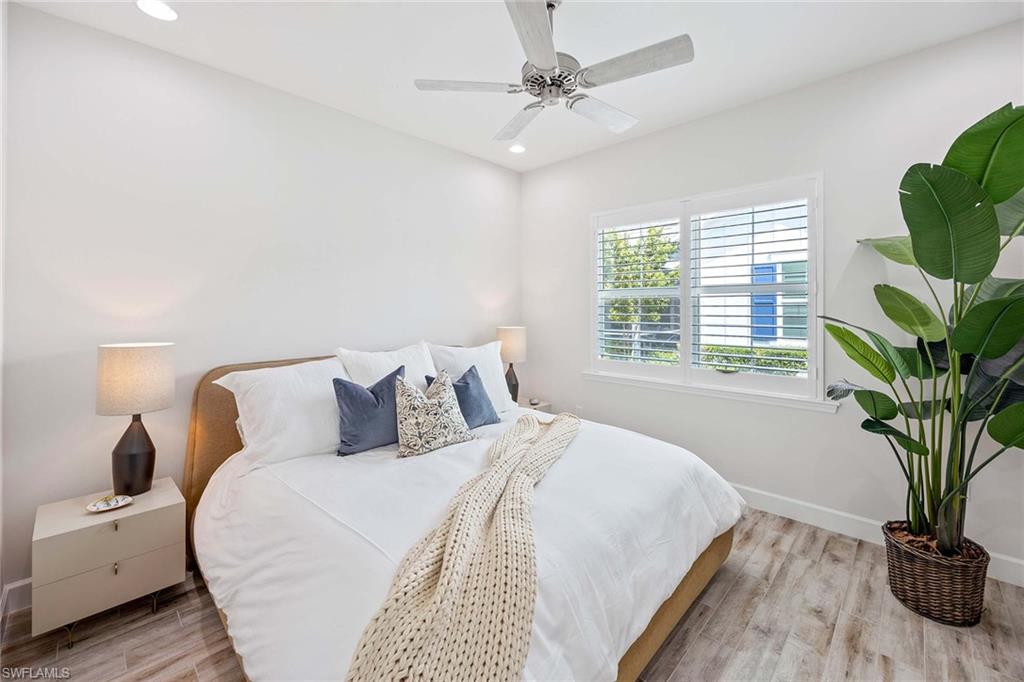 7018 Saona CT photo 10