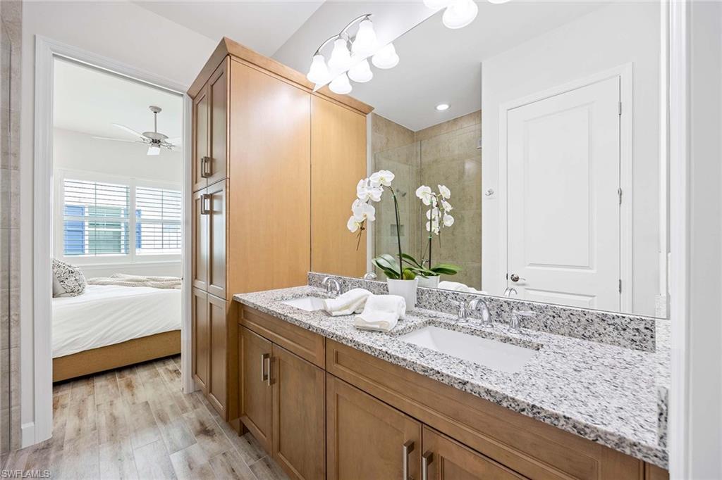 7018 Saona CT photo 11