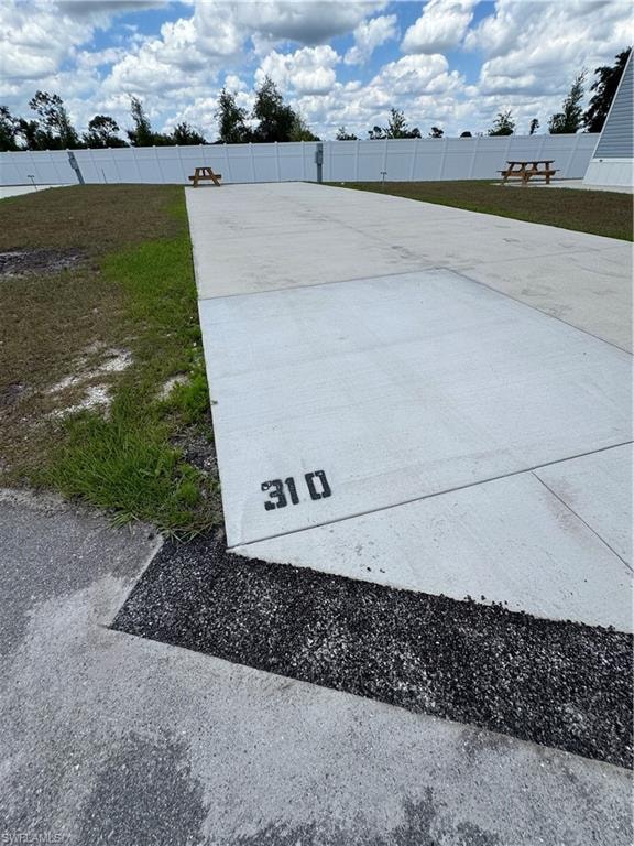 310 Horizon RD