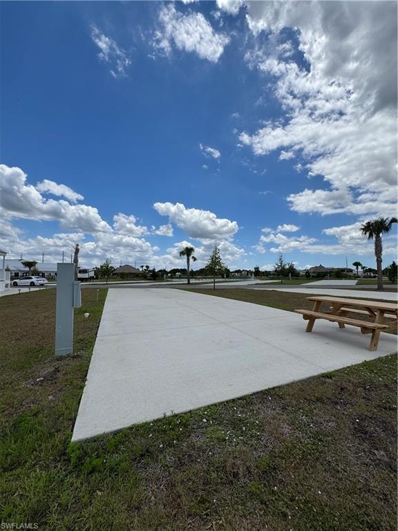 310 Horizon RD photo 7