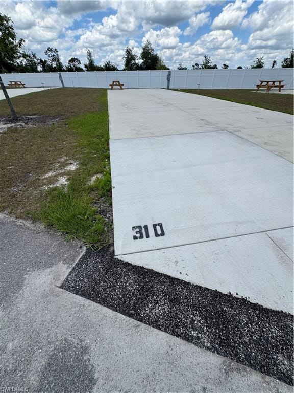 310 Horizon RD