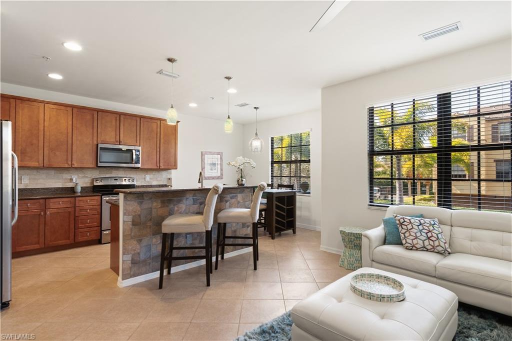 8993 Cambria CIR 1907