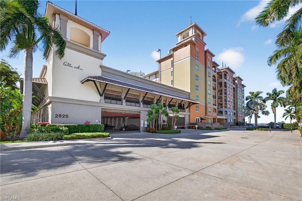 View of apartment building / complex