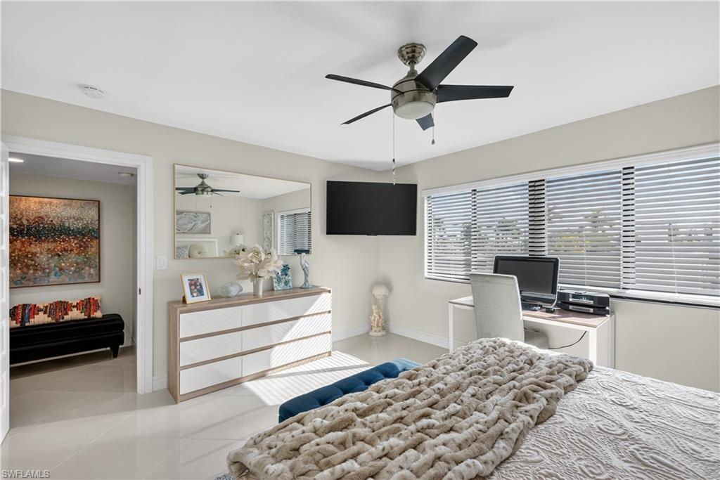 2nd bedroom w view of Isles Yacht club