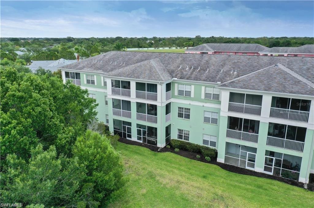 View of apartment building / complex