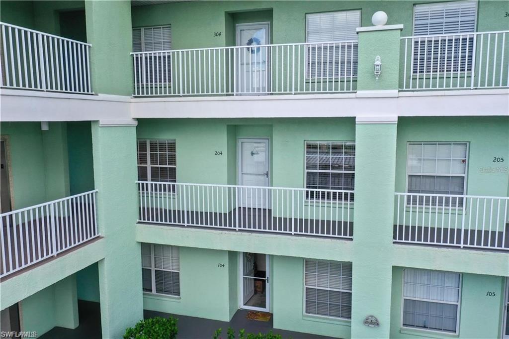 View of apartment building / complex