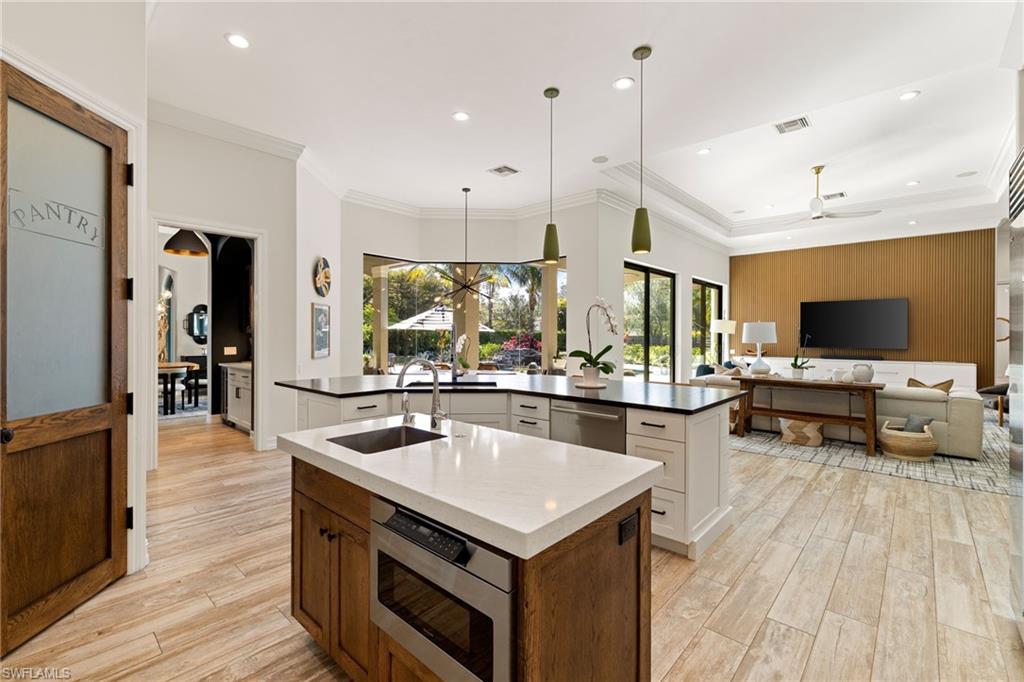 6610 Sable Ridge LN photo 10