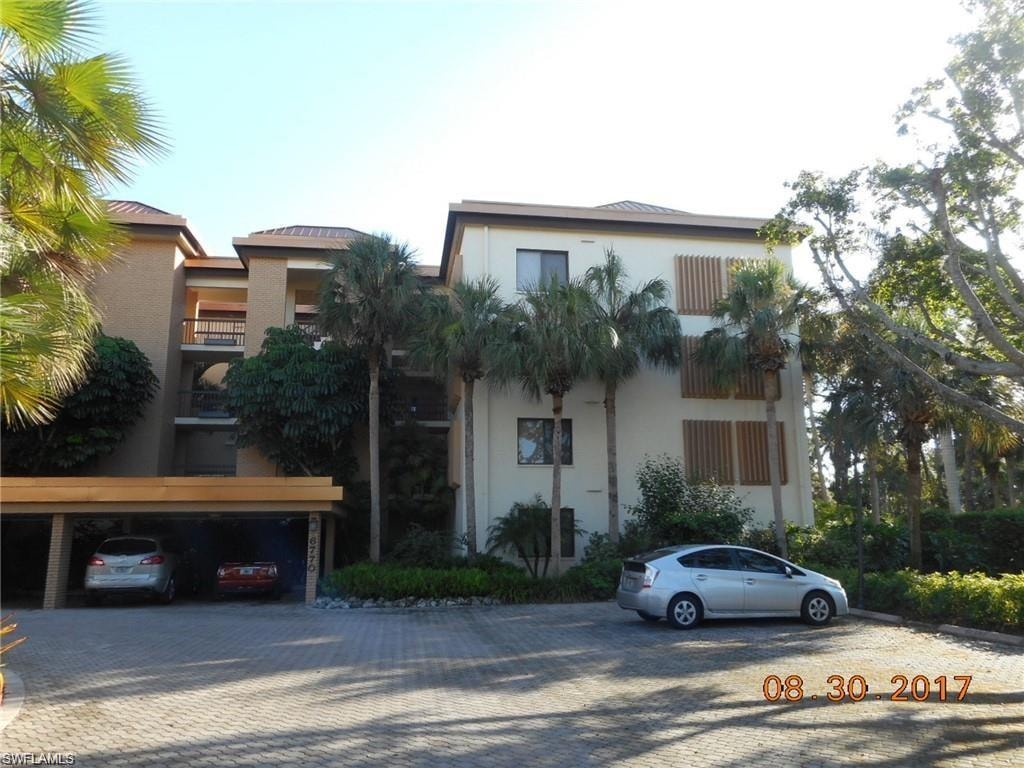 View of front of property with stucco siding