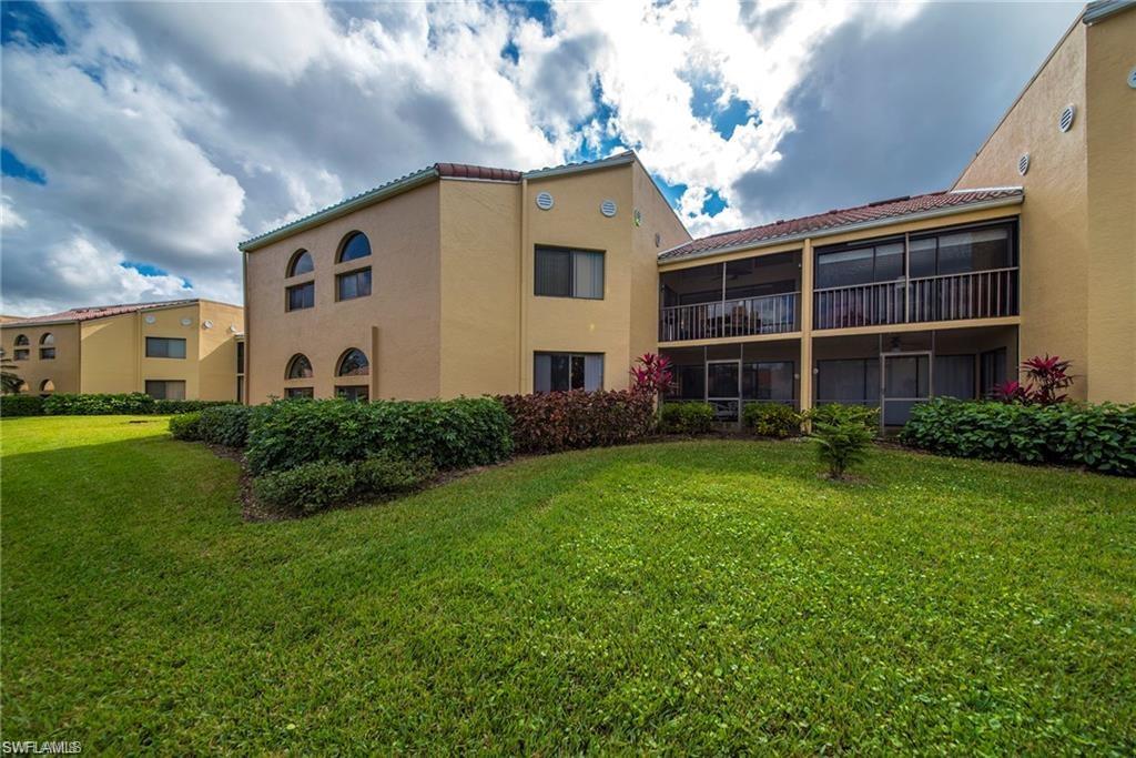 View of apartment building / complex