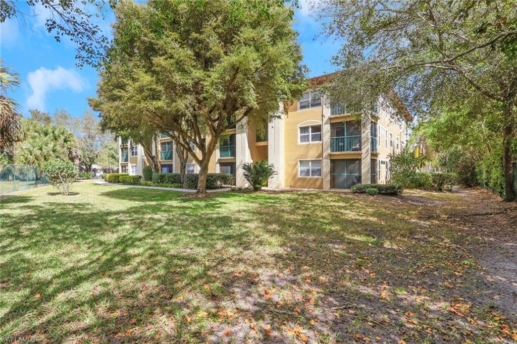 View of apartment building / complex