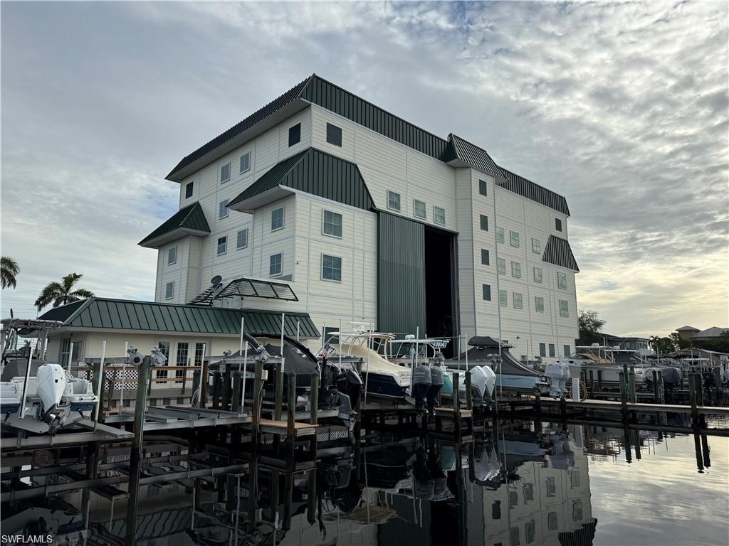 Storage Building and Dockage