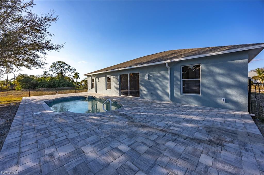 2718 NW 5th ST photo 32