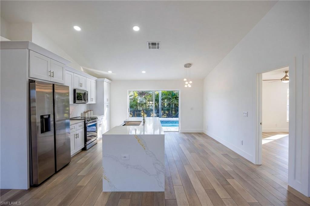 2718 NW 5th ST photo 9