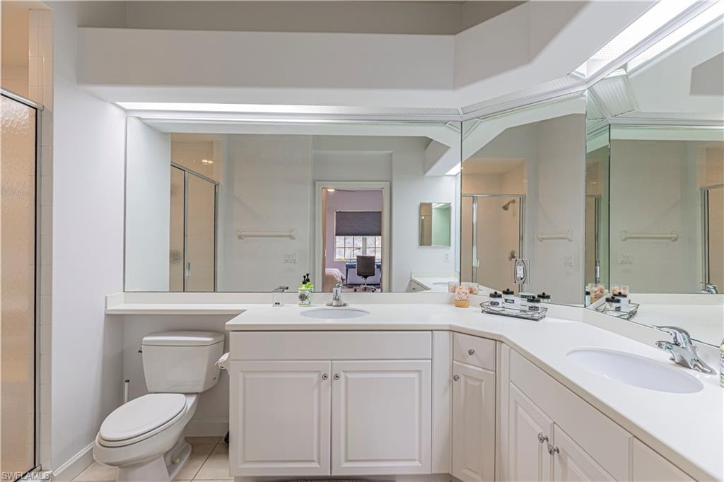 8641 Piazza Del Lago CIR 203 photo 19