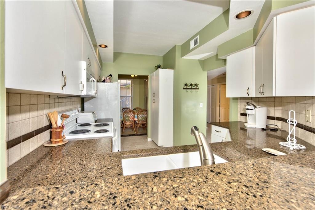 4200 Sawgrass Point DR 101 photo 11