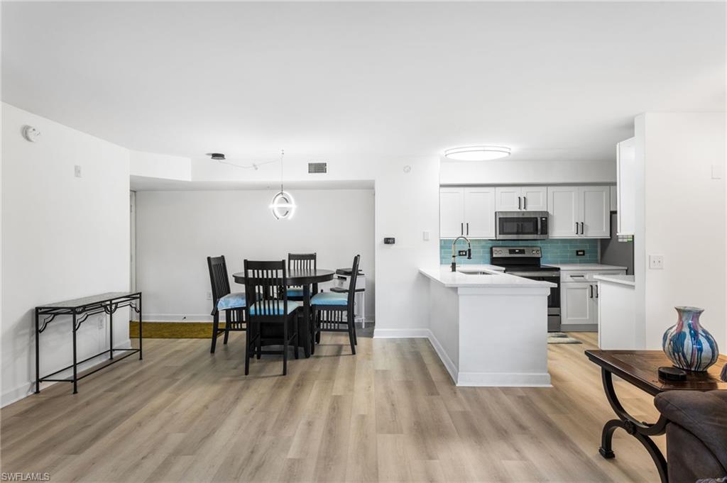 8940 Colonnades CT E 713