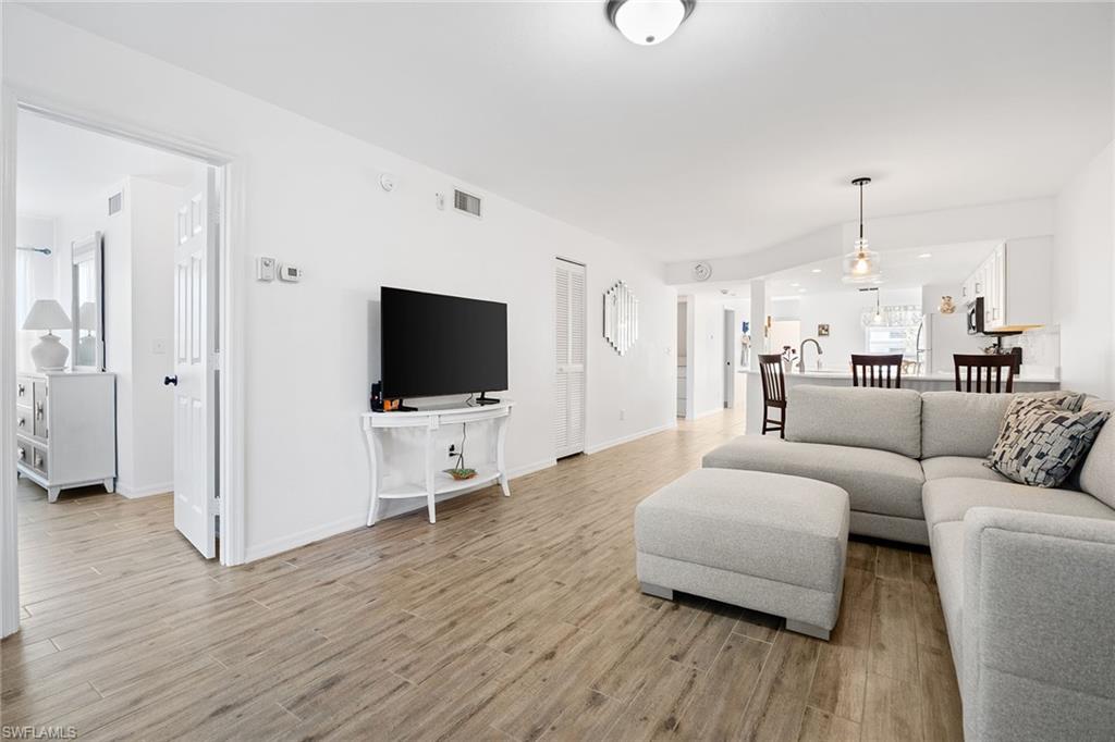 821 Gulf Pavilion DR 106 photo 15