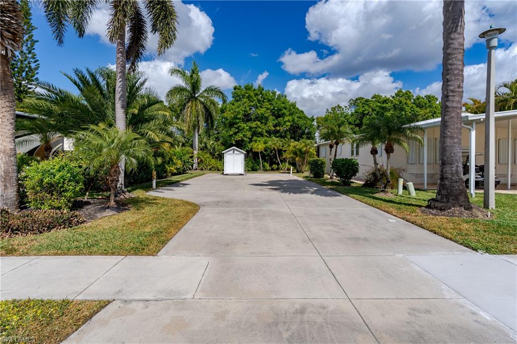 1076 Diamond Lake CIR photo 12