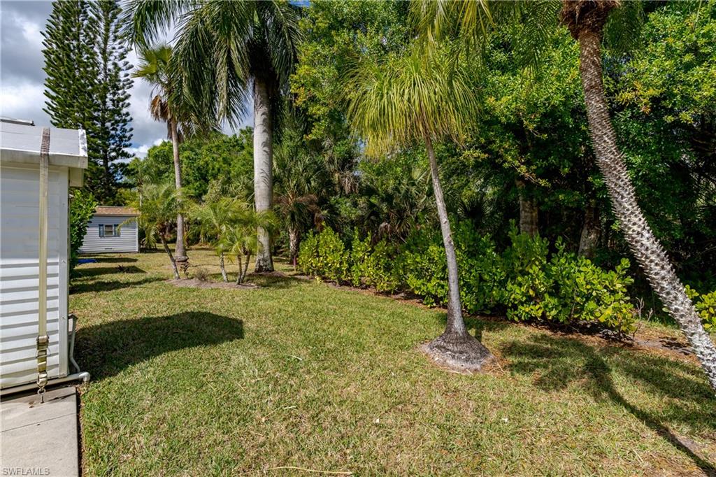 1076 Diamond Lake CIR