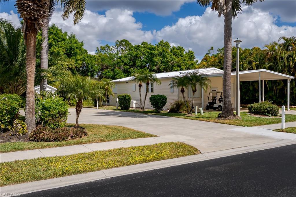 1076 Diamond Lake CIR photo 9