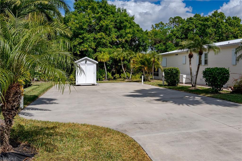 1076 Diamond Lake CIR photo 33