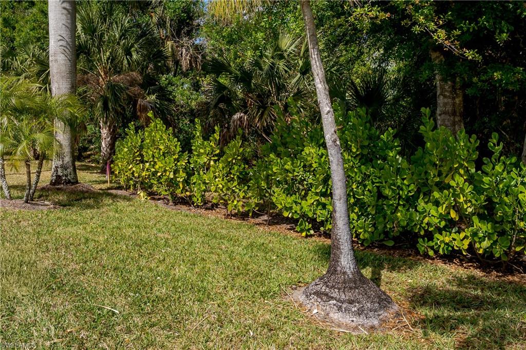 1076 Diamond Lake CIR
