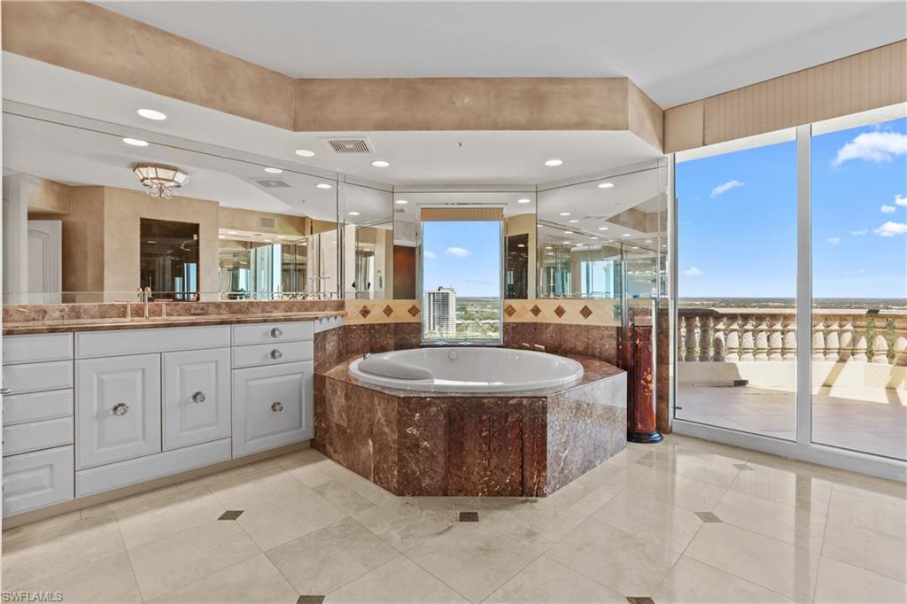 primary bath with access to balony