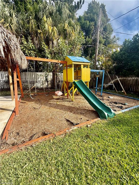 733 Pine Cone LN photo 34