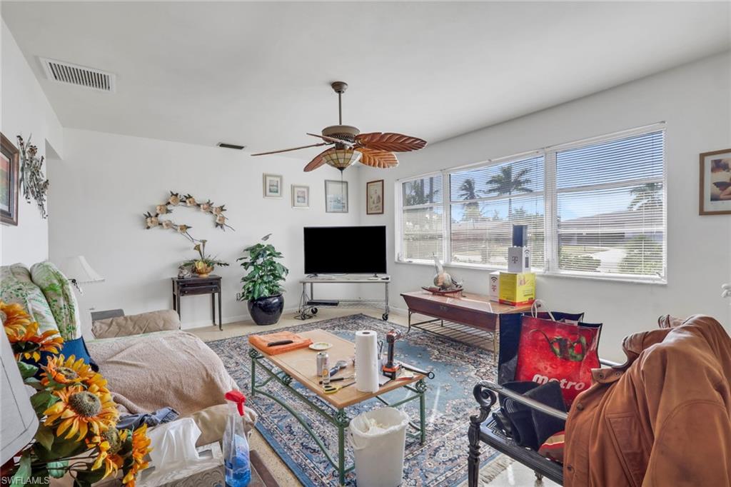 Living room with ceiling fan