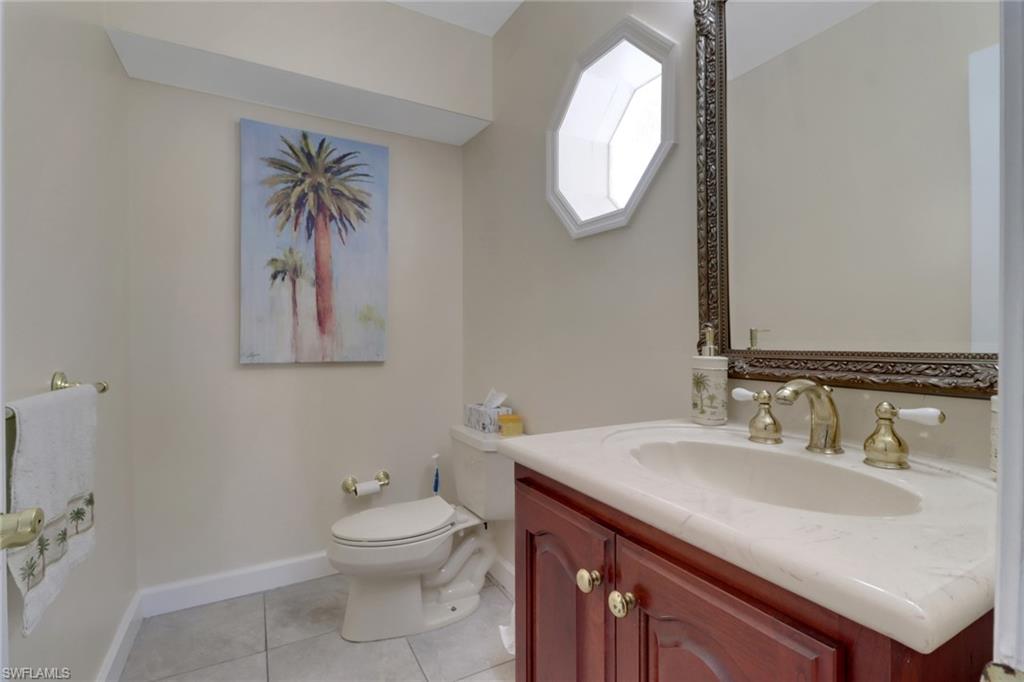 562 Goldcoast CT photo 17