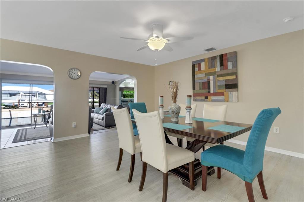 562 Goldcoast CT photo 7