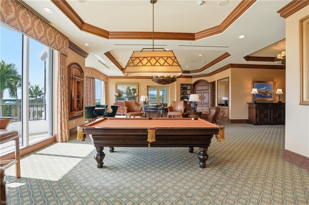 Building game/billiards room