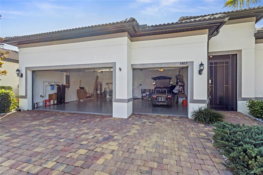 5862 Champion LN photo 31