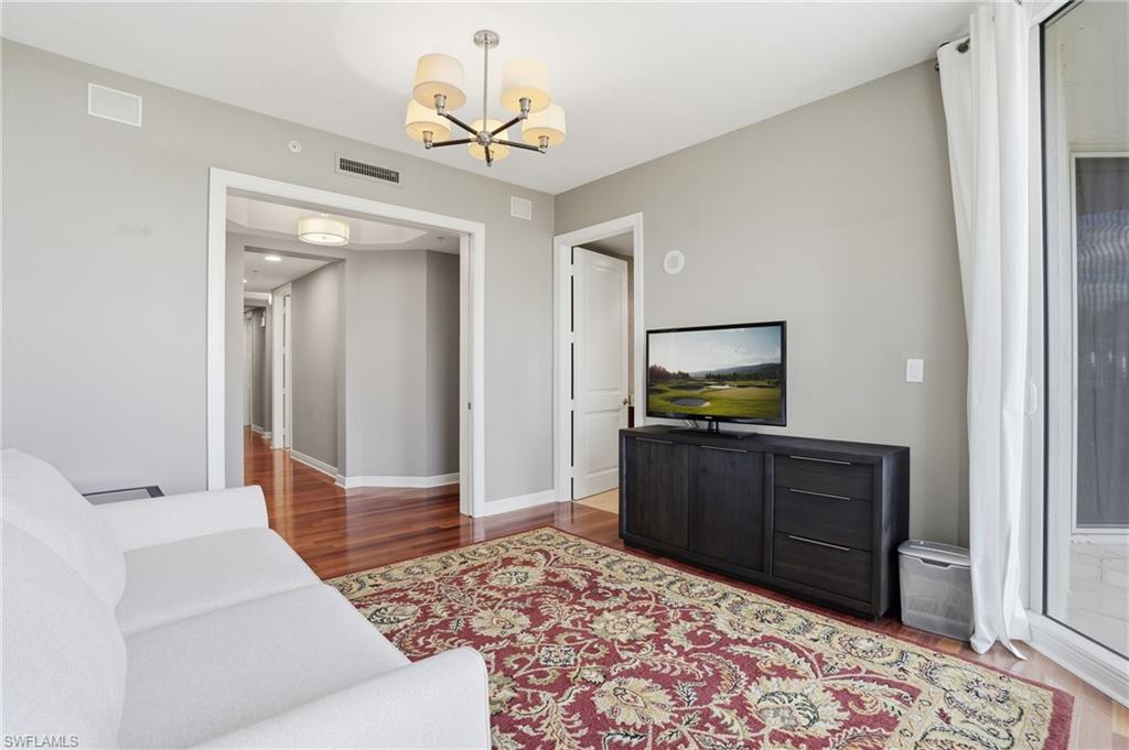 Den/Bedroom