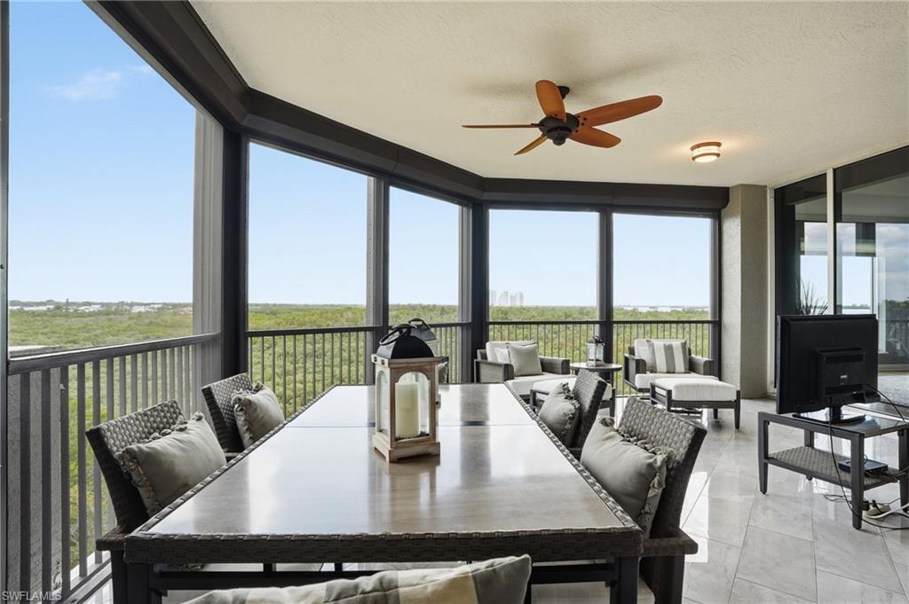 Dining area in Lanai off Living/Family Room