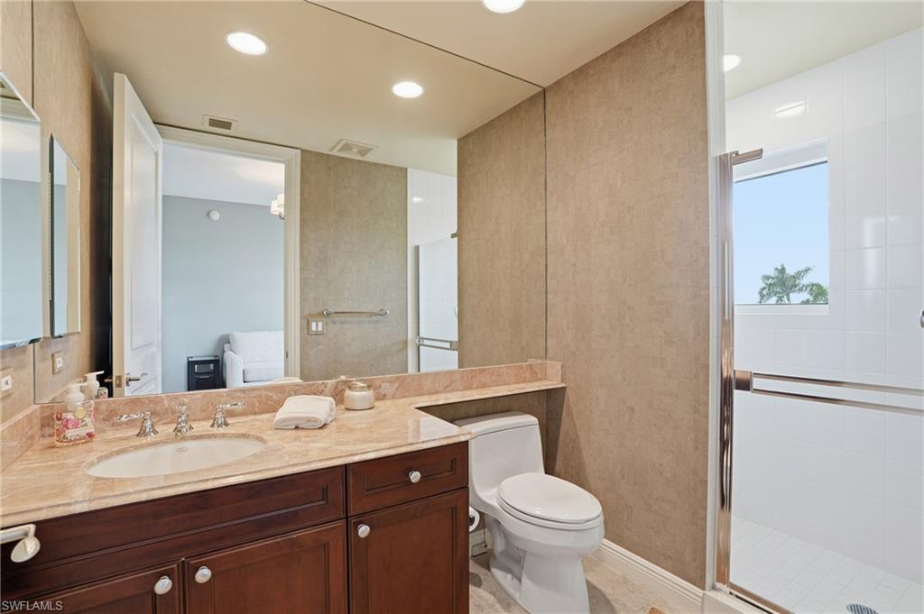 Ensuite Den bathroom