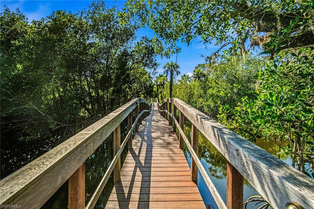 325 Cocohatchee BLVD photo 27