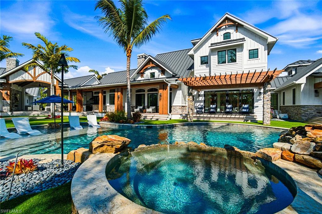 325 Cocohatchee BLVD photo 32