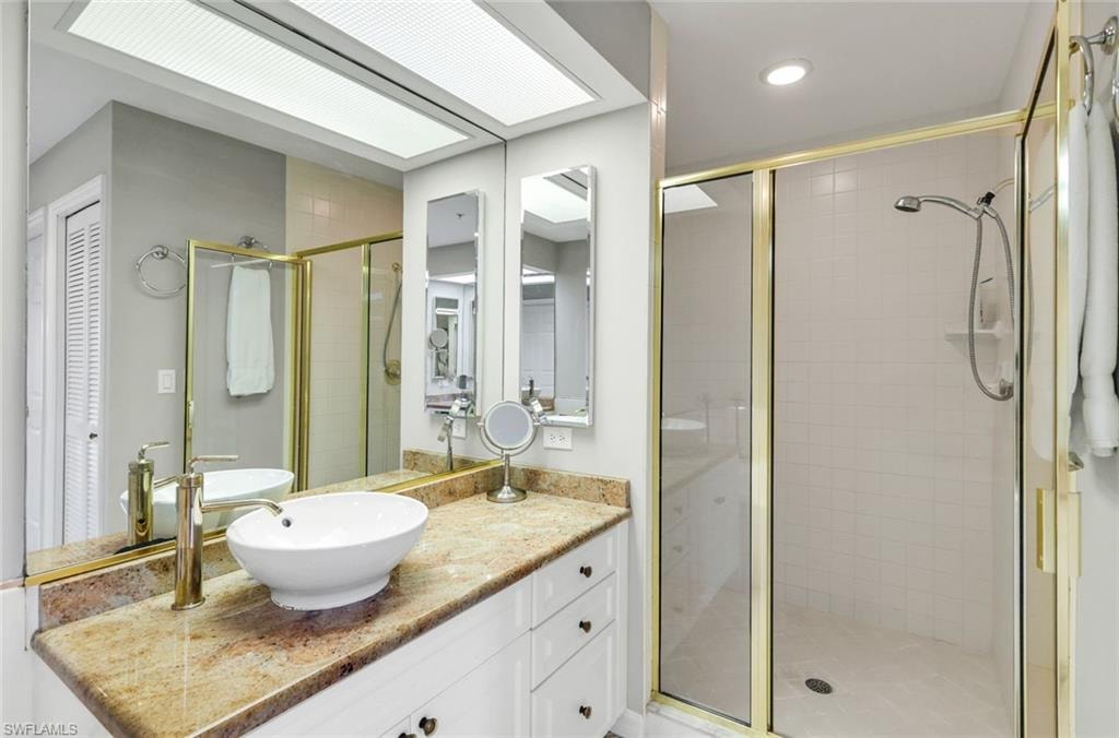 26241 Devonshire CT 103 photo 13