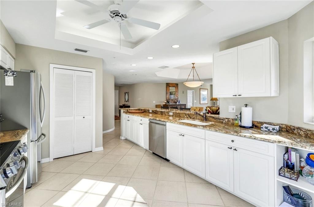 26241 Devonshire CT 103 photo 17