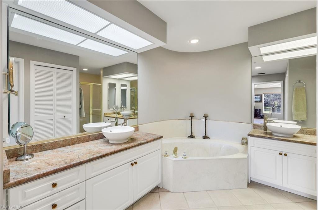 26241 Devonshire CT 103 photo 12