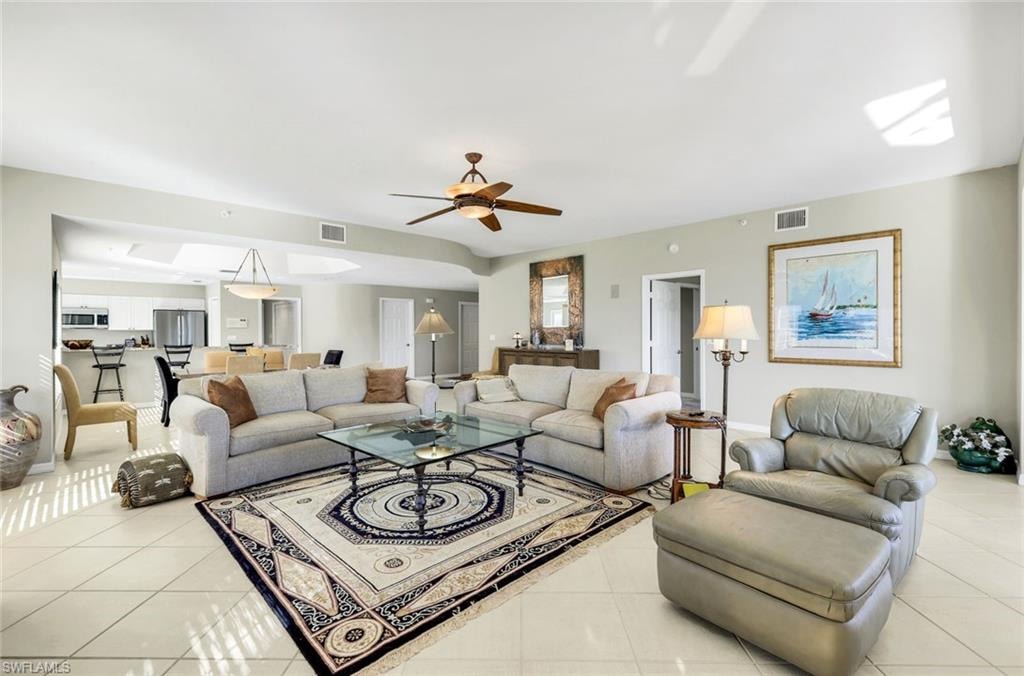 26241 Devonshire CT 103 photo 9