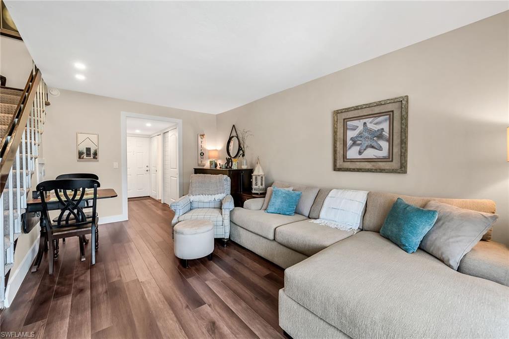 87 Collier BLVD J15