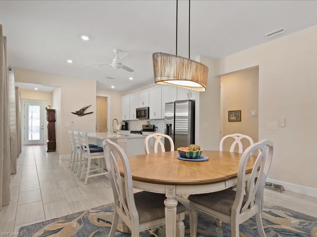 Dining Area & Kitchen