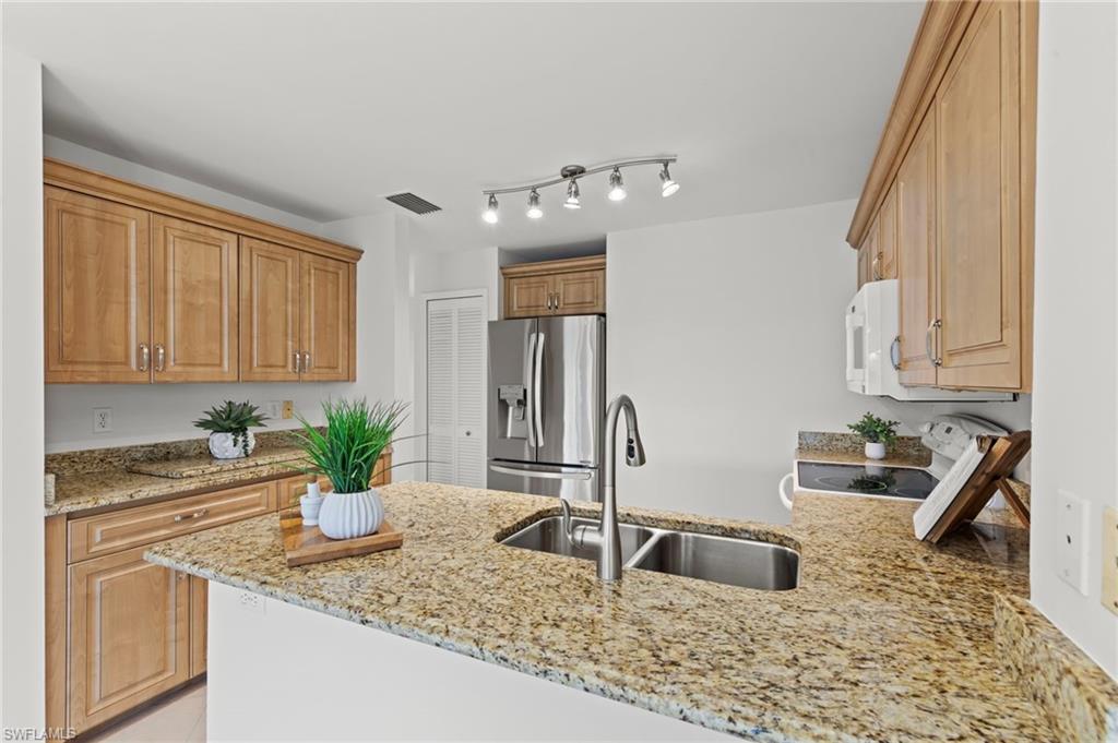 8291 Grand Palm DR 2 photo 14